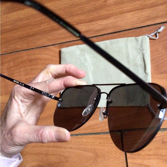 ! SOLD❌❌Rare Quay Muse mirrored aviators - Picture 3 of 6